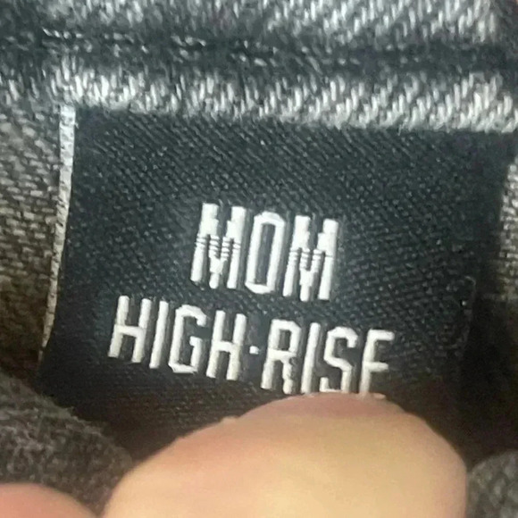 BDG Women's Mom High Rise Shorts Size 27 Gray Black Button Front Cotton Stretch - Picture 3 of 8